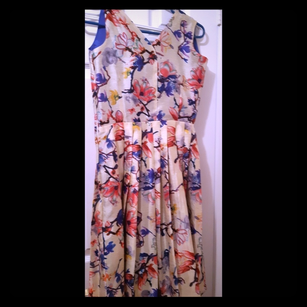 White floral pleated dress